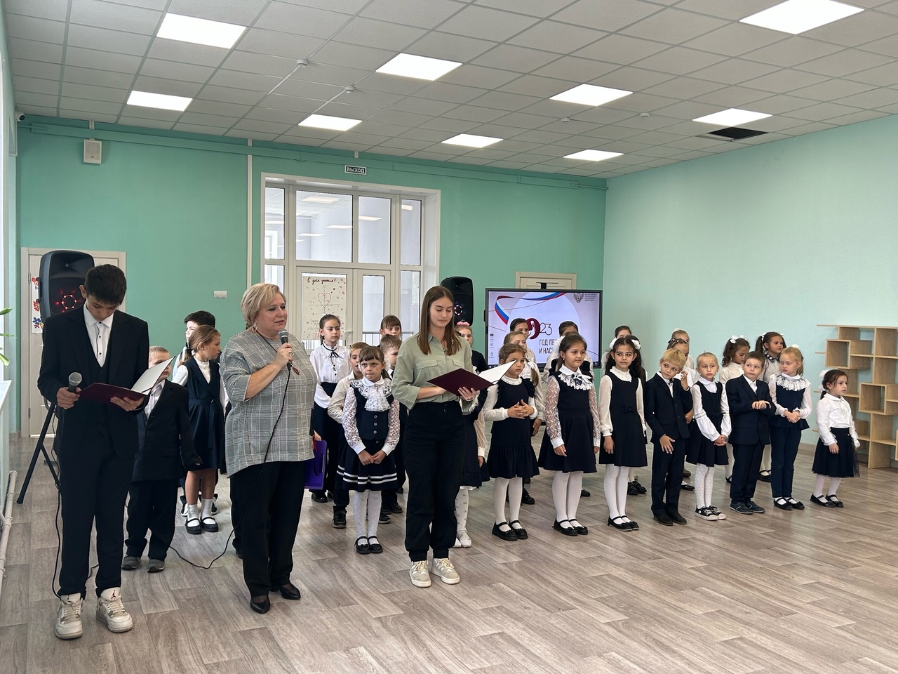 Праздничный концерт посвященный Дню учителя.